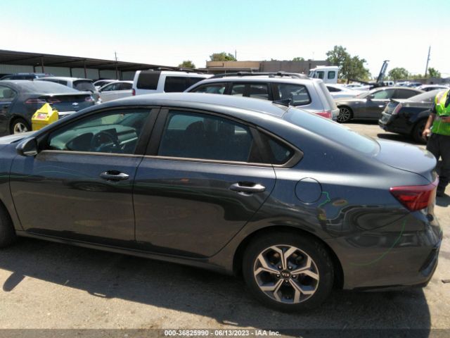3KPF24ADXKE118239 KIA Forte Lxs