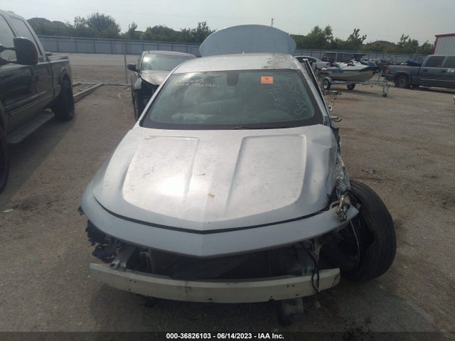 Chevrolet IMPALA LT 2017 2G1105S30H9192345 Image 3