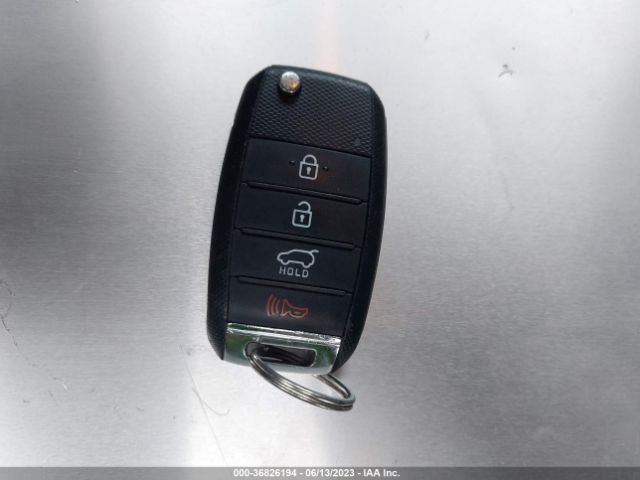 KNDP63AC2L7740734 KIA SPORTAGE S