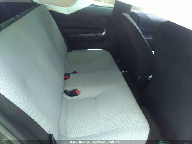 Toyota Prius C One/two/three/four 2015 JTDKDTB30F1585042 Image 15