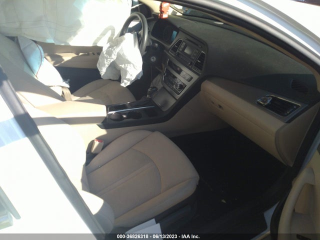 2015 HYUNDAI SONATA 2.4L SE VIN: 5NPE24AF7FH095050