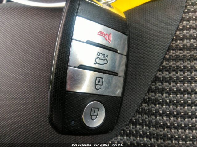 KNDCB3LC0K5340673 KIA NIRO LX