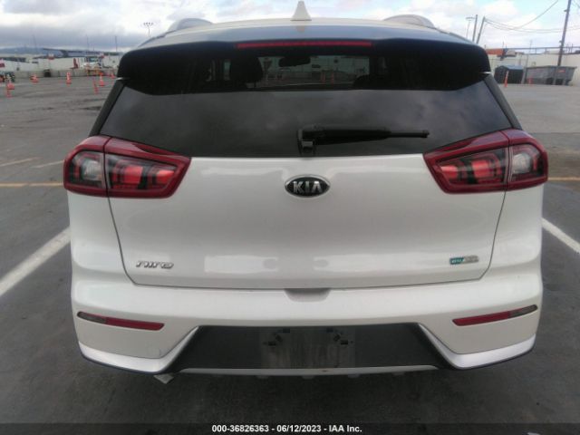 KNDCB3LC0K5340673 KIA NIRO LX