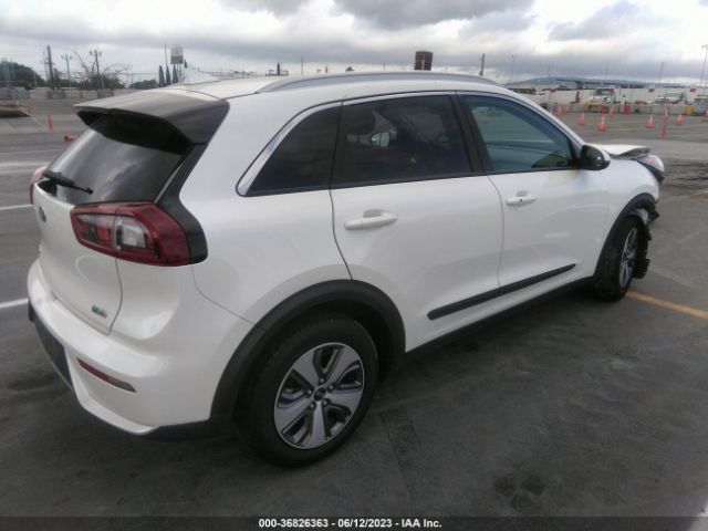 KNDCB3LC0K5340673 KIA NIRO LX