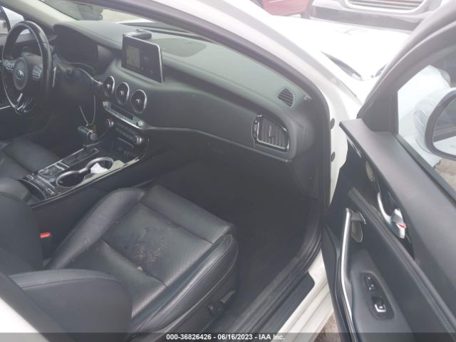 KNAE25LA9J6014539 KIA Stinger Premium
