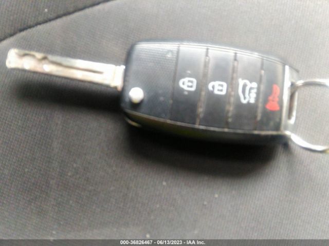 KNDJN2A27G7389707 KIA Soul Base