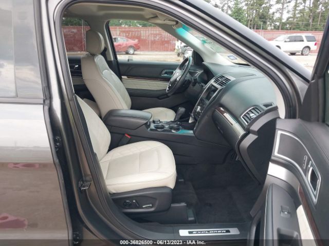 1FM5K8HT2HGA32542 Ford Explorer Platinum