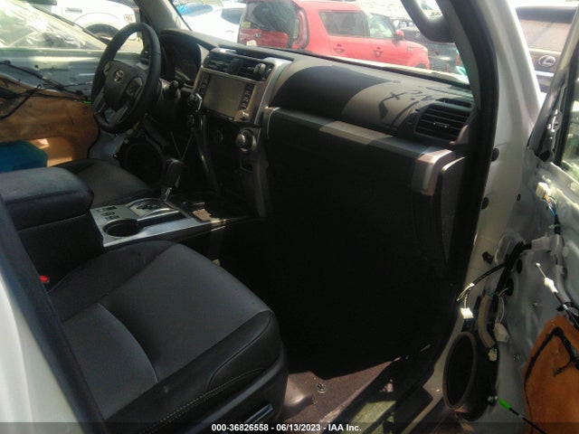 Toyota 4runner Sr5 Premium 2022 JTEFU5JR8N5270611 Image 5