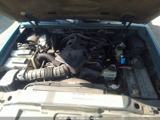 2001 Ford Explorer Sport Trac მანქანა იყიდება აუქციონზე, vin: 1FMZU67E21UB37897, აუქციონის ნომერი: 36827642