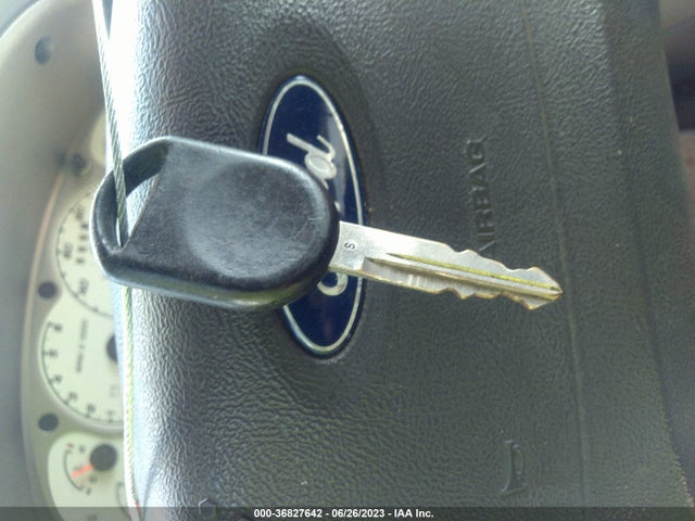 2001 Ford Explorer Sport Trac მანქანა იყიდება აუქციონზე, vin: 1FMZU67E21UB37897, აუქციონის ნომერი: 36827642