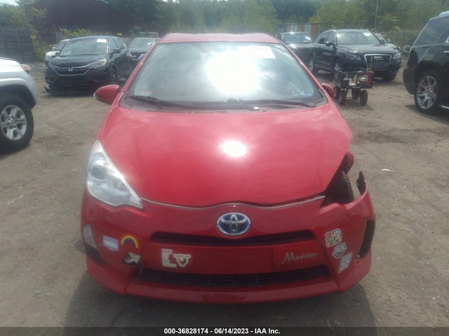 Toyota Prius C One/three/two/four 2014 JTDKDTB37E1570049 Image 4