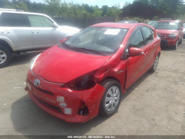 Toyota Prius C One/three/two/four 2014 JTDKDTB37E1570049 Image 2