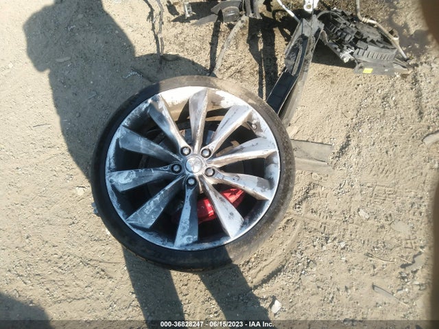 Tesla Model S P85d 2014 5YJSA1H21EFP64840 Image 10