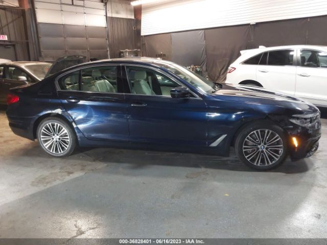 WBAJE7C3XHG890009 BMW 5 Series 540i Xdrive