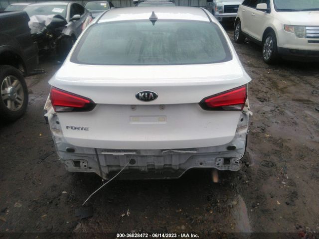 3KPFK4A72HE028389 KIA FORTE LX