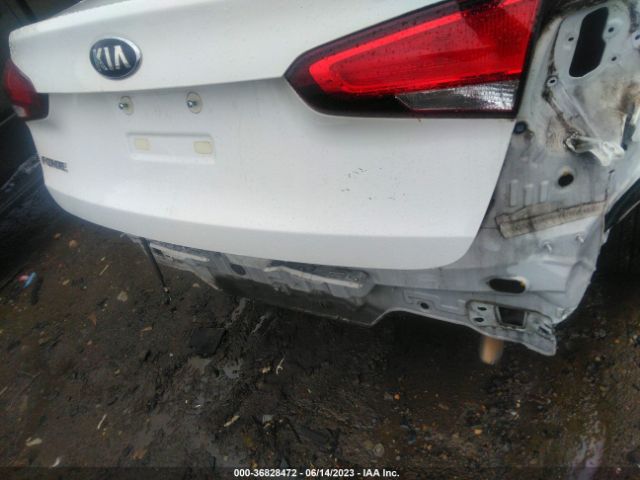 3KPFK4A72HE028389 KIA FORTE LX