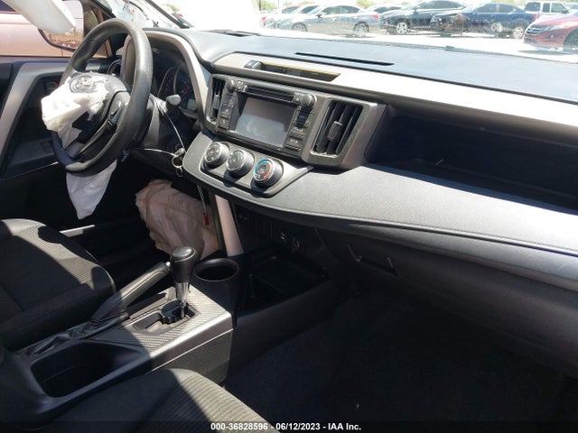 Toyota RAV4 LE 2015 2T3ZFREV8FW131129 Image 11