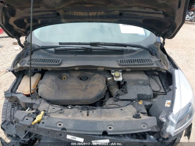 1FMCU0J94GUB82301 Ford Escape Titanium