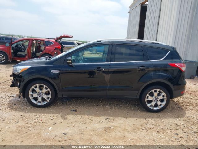 1FMCU0J94GUB82301 Ford Escape Titanium
