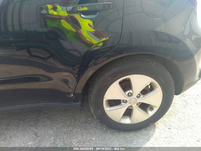 KNDJN2A27G7405324 KIA Soul Base