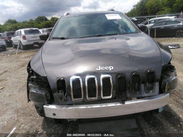 1C4PJLCB5FW579499 Jeep Cherokee Latitude