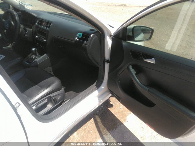 3VWD17AJ3EM366910 Volkswagen Jetta Sedan Se