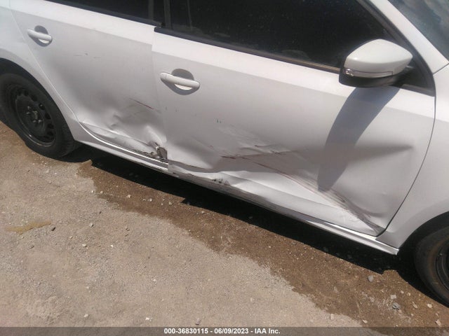 3VWD17AJ3EM366910 Volkswagen Jetta Sedan Se