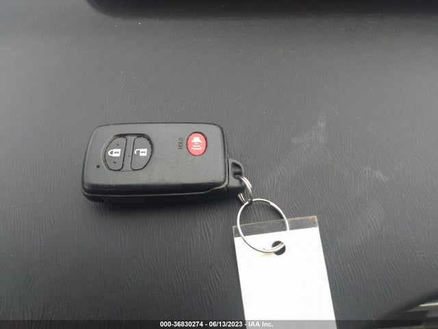 Toyota Prius Four 2015 JTDKN3DU3F0474512 Image 3