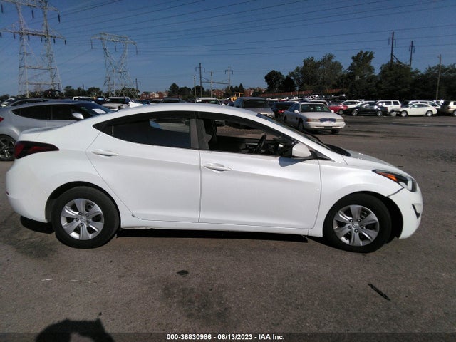 2016 HYUNDAI ELANTRA SE VIN: 5NPDH4AE8GH748066
