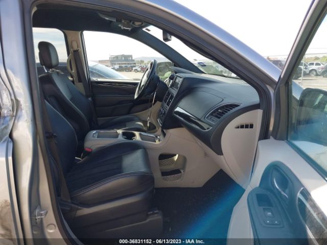 2C4RDGCG0KR752643 Dodge Grand Caravan Sxt