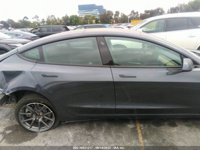 5YJ3E1EA5NF230700 Tesla MODEL 3