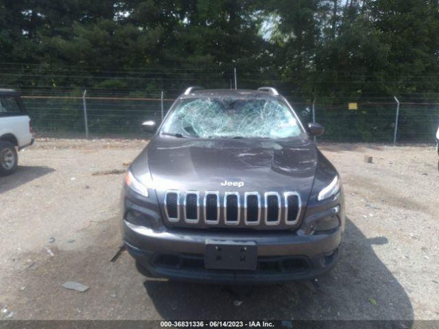 1C4PJLCB6GW208613 Jeep Cherokee Latitude