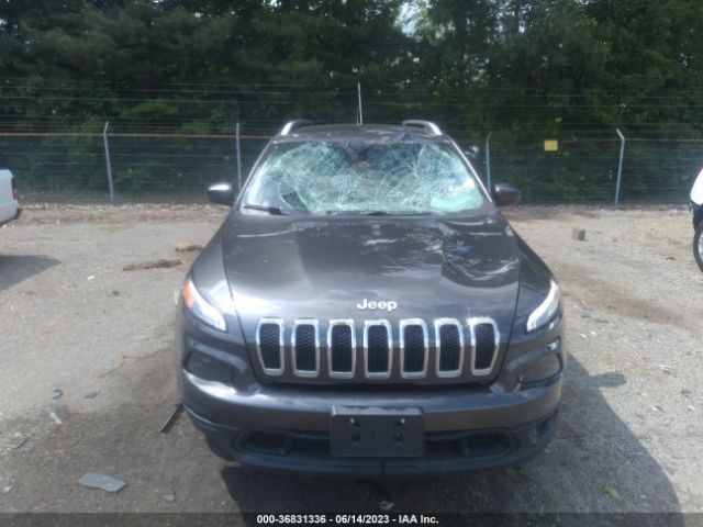 1C4PJLCB6GW208613 Jeep Cherokee Latitude