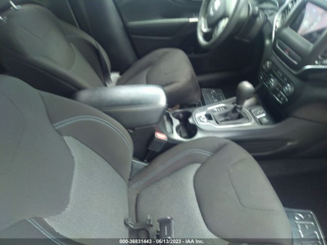 1C4PJLCB0LD652558 Jeep Cherokee Latitude