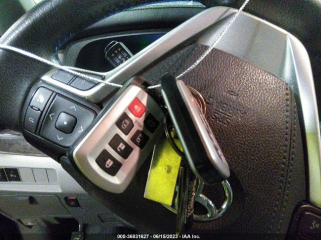 5TDDZ3DC9KS222727 Toyota SIENNA XLE