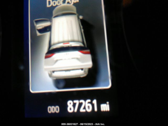 5TDDZ3DC9KS222727 Toyota SIENNA XLE