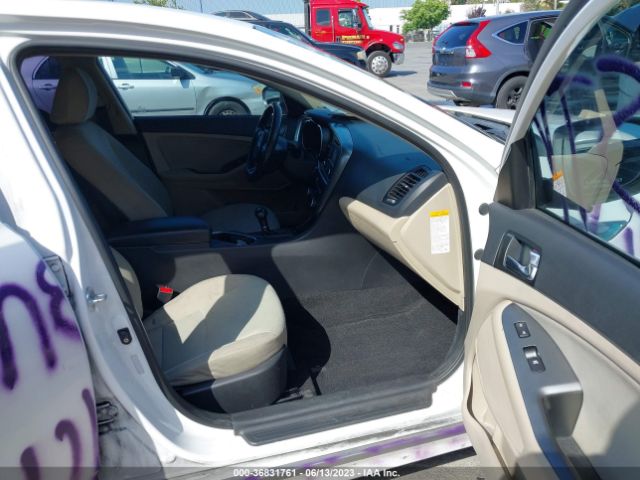 KNAGM4AD0E5066132 KIA Optima Hybrid Lx