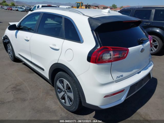 KNDCC3LC5K5282802 KIA NIRO EX