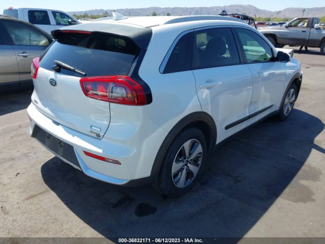 KNDCC3LC5K5282802 KIA NIRO EX