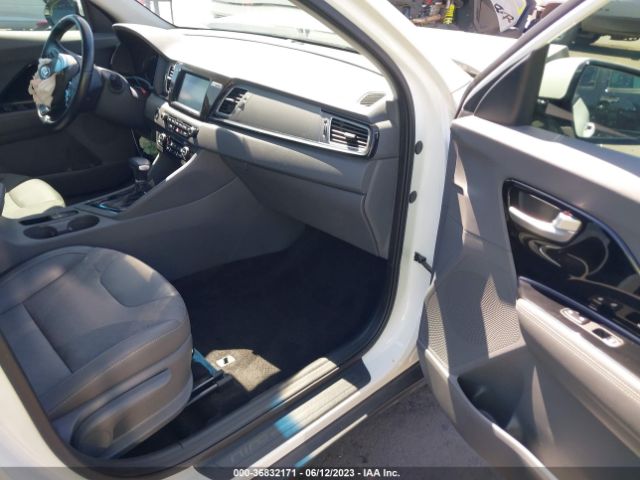 KNDCC3LC5K5282802 KIA NIRO EX