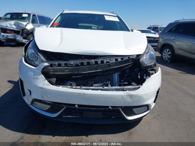 KNDCC3LC5K5282802 KIA NIRO EX