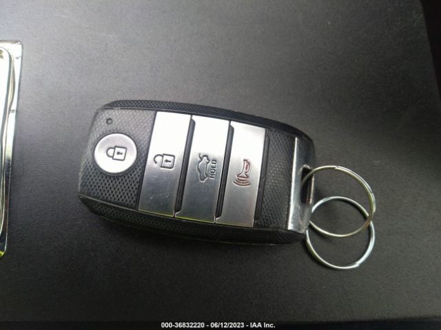 5XXGU4L30GG022427 KIA OPTIMA EX