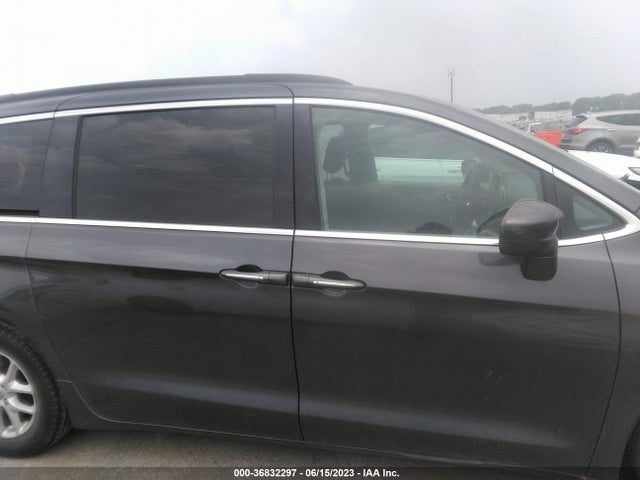 Chrysler Pacifica Touring 2020 аукцион фото