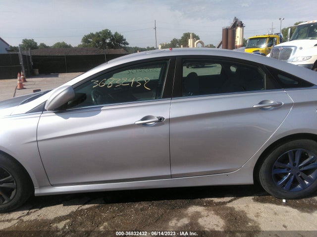 Hyundai SONATA GLS 2014 5NPEB4AC4EH903701 Image 13