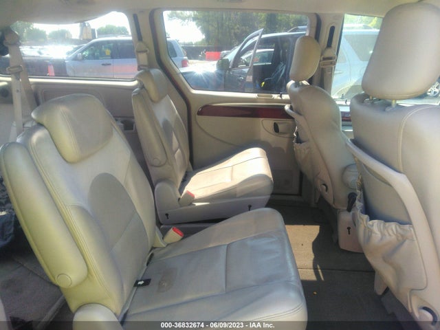 2005 CHRYSLER TOWN & COUNTRY LIMITED VIN: 2C8GP64LX5R313571