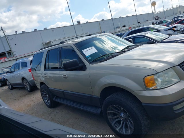 2004 FORD EXPEDITION SPECIAL SERVICE/XLT VIN: 1FMPU16L04LB20567