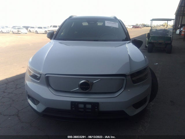 2021 Volvo XC40, VIN: YV4ED3UR9M2462701