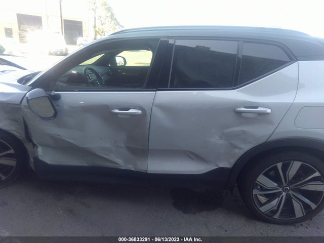 2021 Volvo XC40, VIN: YV4ED3UR9M2462701
