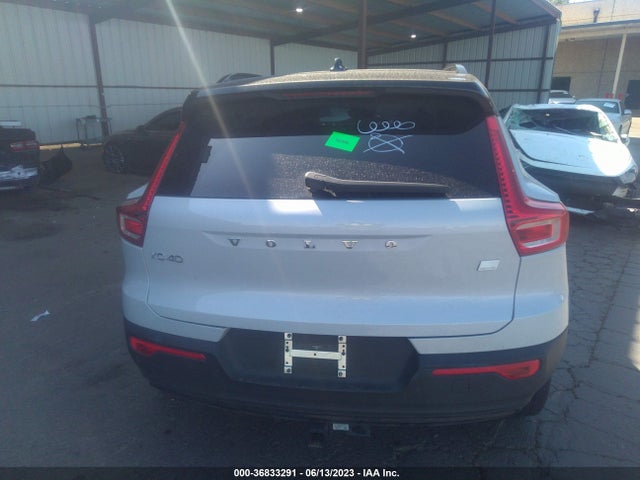 2021 Volvo XC40, VIN: YV4ED3UR9M2462701