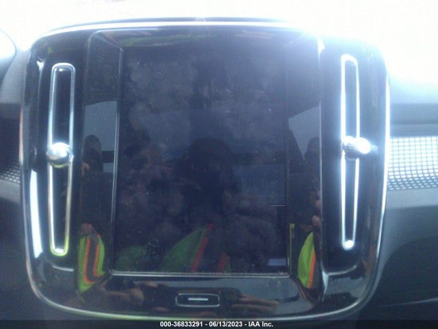 2021 Volvo XC40, VIN: YV4ED3UR9M2462701